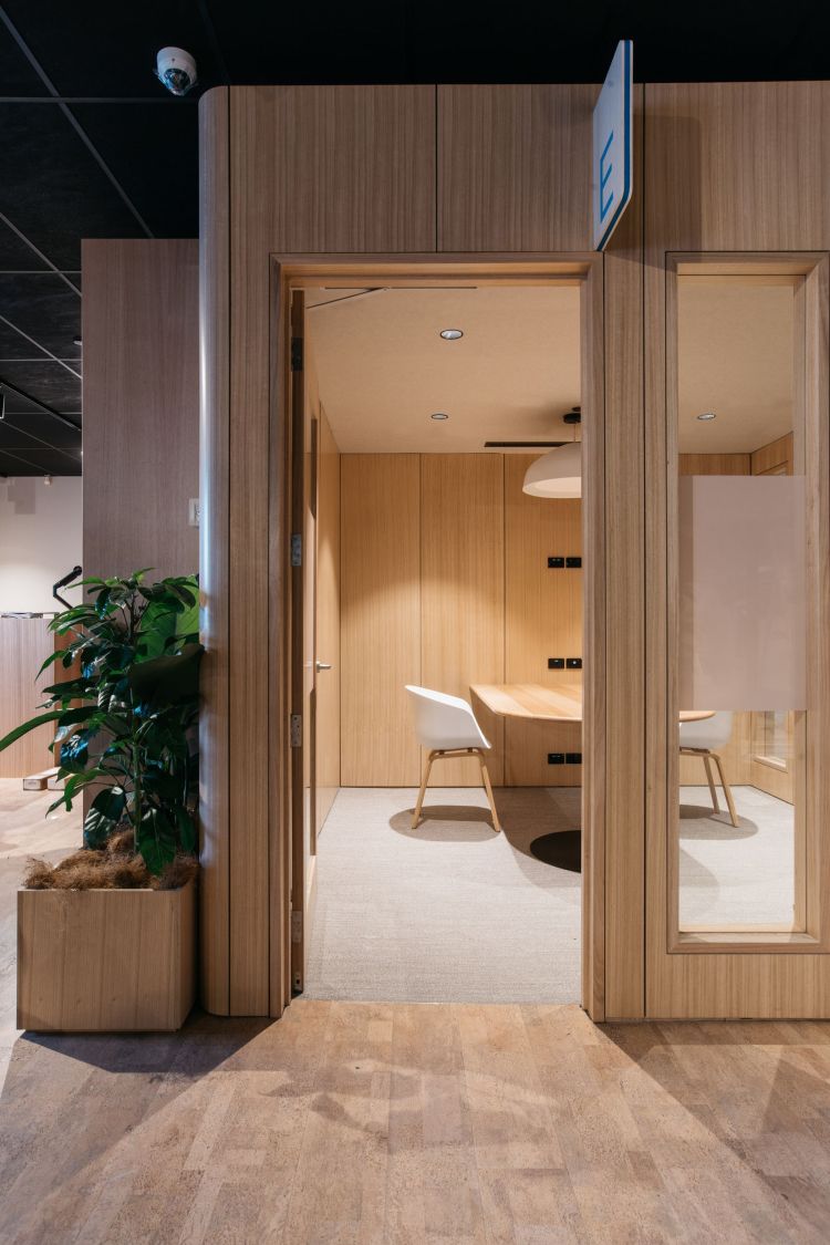 Finished ANZ meeting room made using XFrame